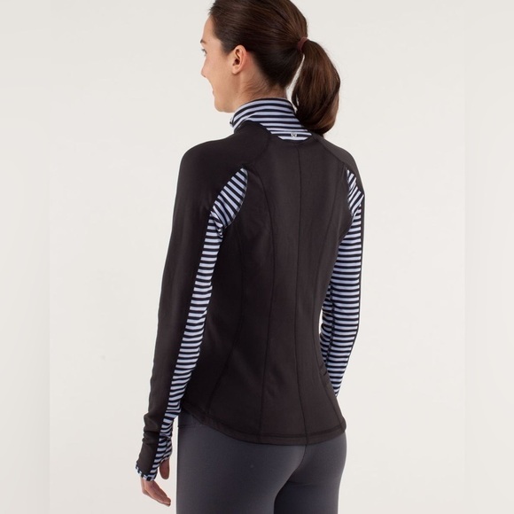 LULULEMON Run: U-Turn Pullover *Reversible
Classic Stripe Polar Haze Black - Picture 2 of 15